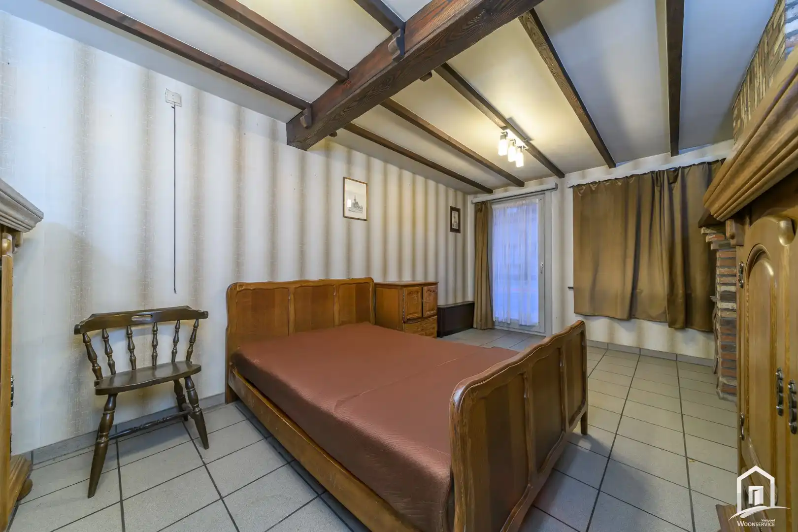 Te renoveren gezinswoning met zeer ruime tuin! foto 9