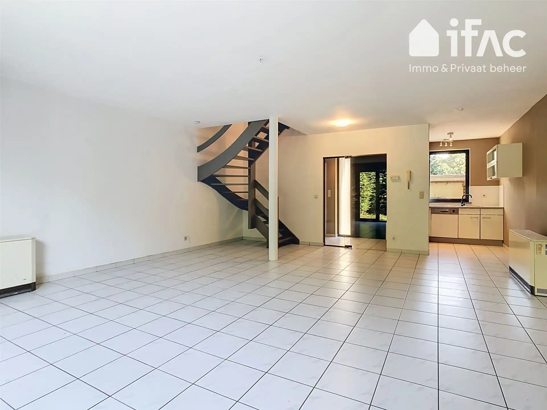 Huis met tuin, 3 slaapkamers en parkeerplaats foto 6