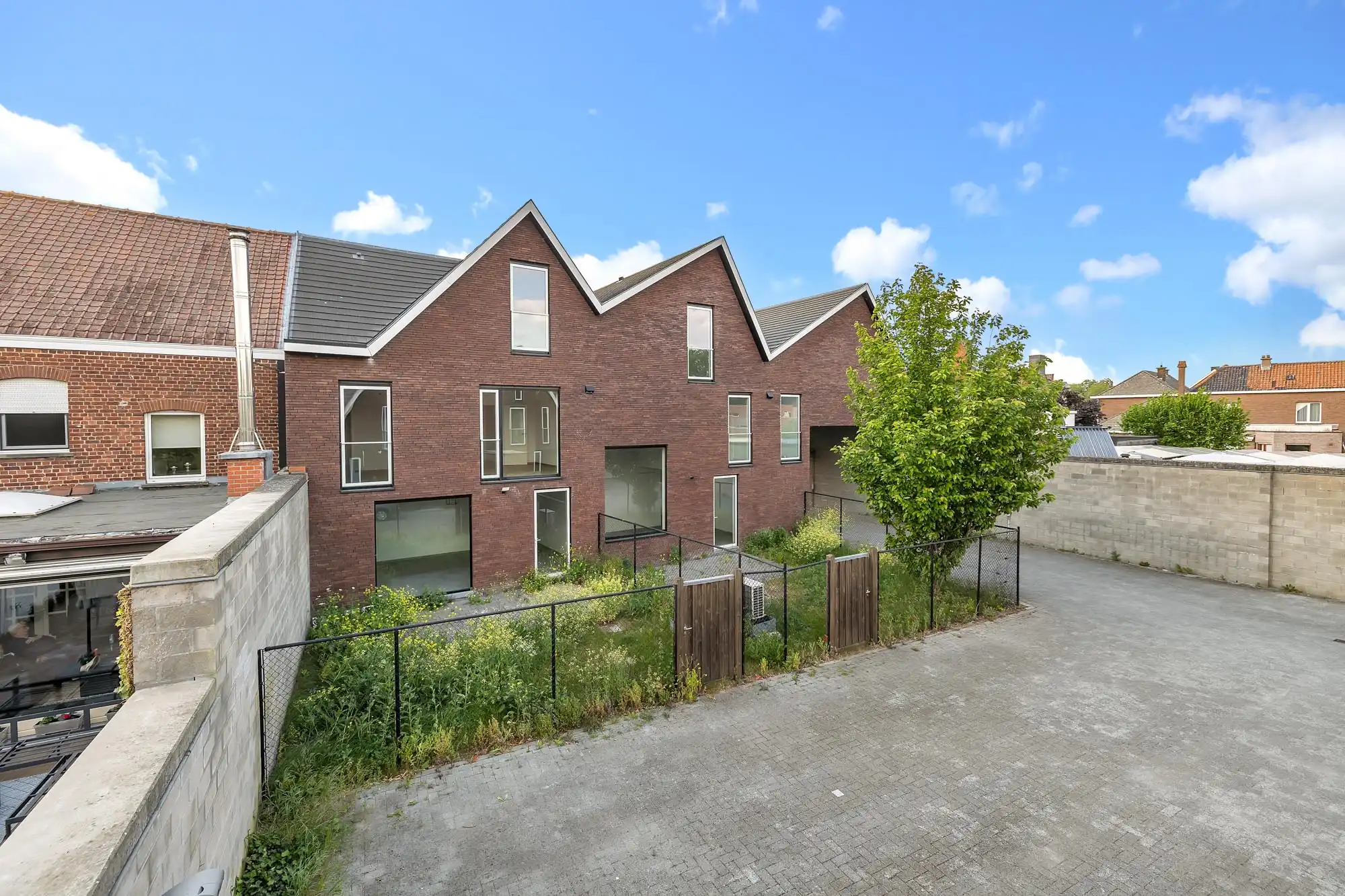 Volledig afgewerkte nieuwbouwwoning met 5 slaapkamers foto 27