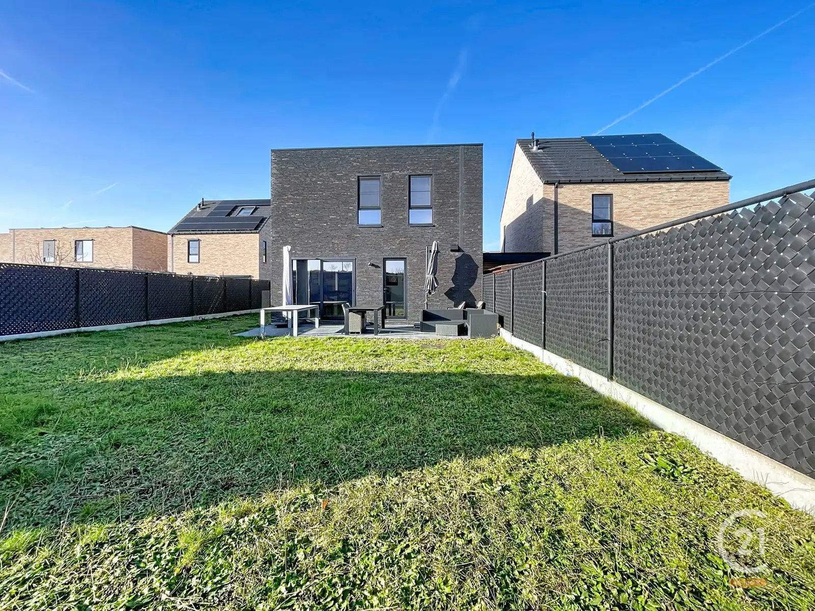 Recente en instapklare starterswoning in een rustige buurt. foto 2