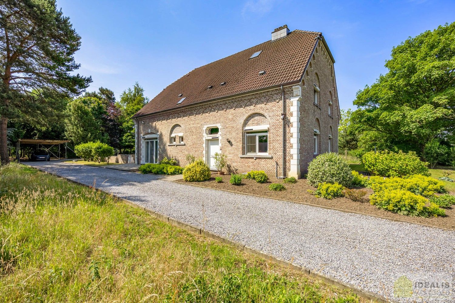 ZEER RUIM OPGEZETTE (360m²!) EN KNAP AFGEWERKTE EENGEZINSWONING OP RUSTIGE LOCATIE MET MAAR LIEFST 8!! SLAAPKAMERS foto 2