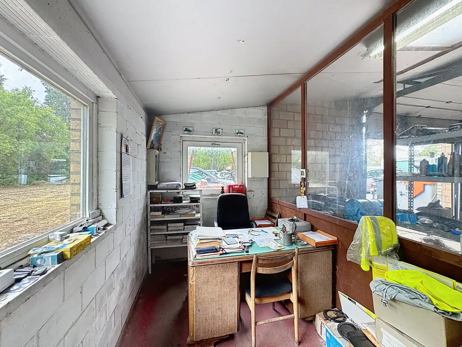 Woning met opslagruimte (313m2) op 3.196m2 grond te Lissewege! foto 23