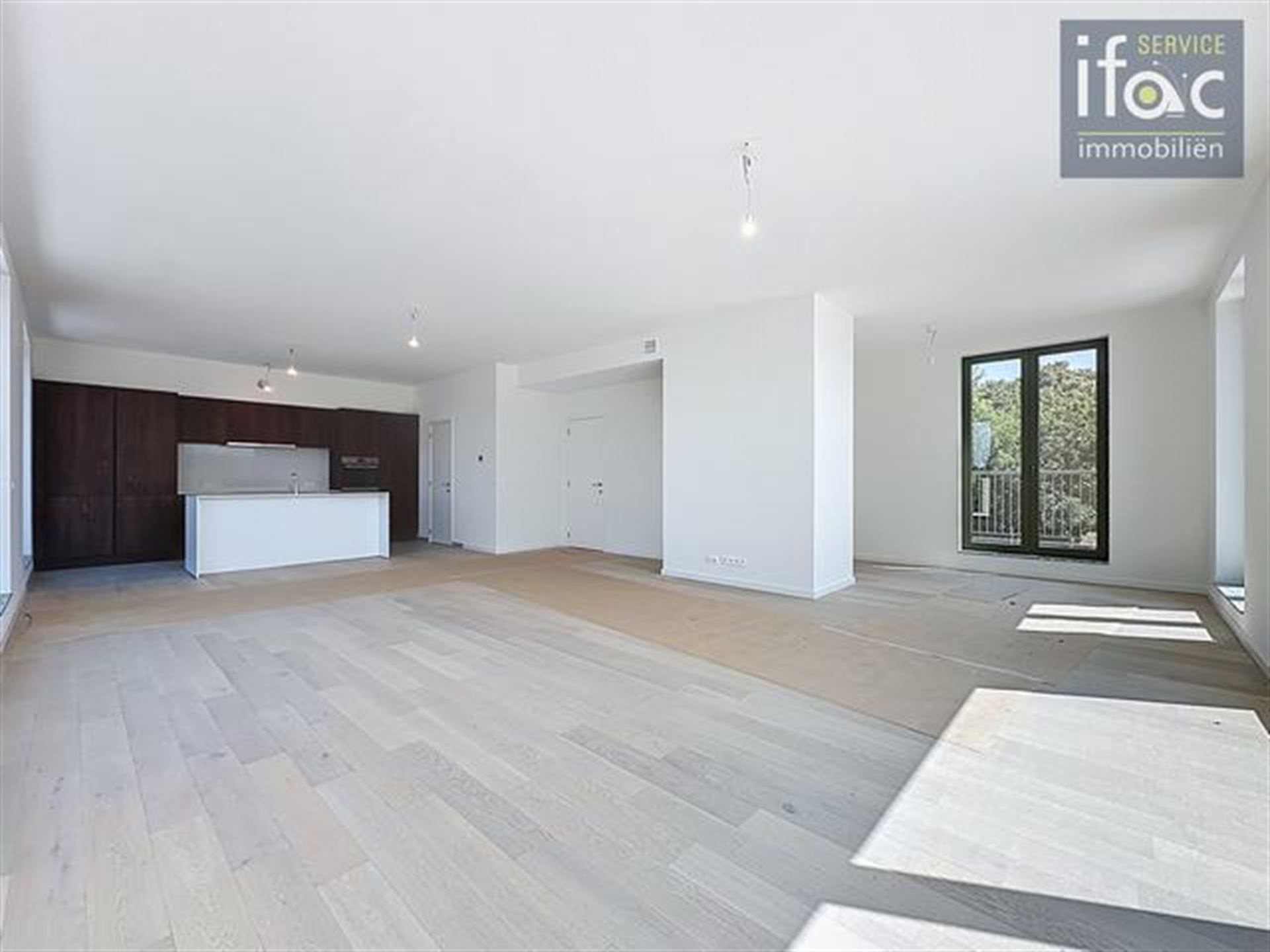Penthouse foto {{pictureIndex}}