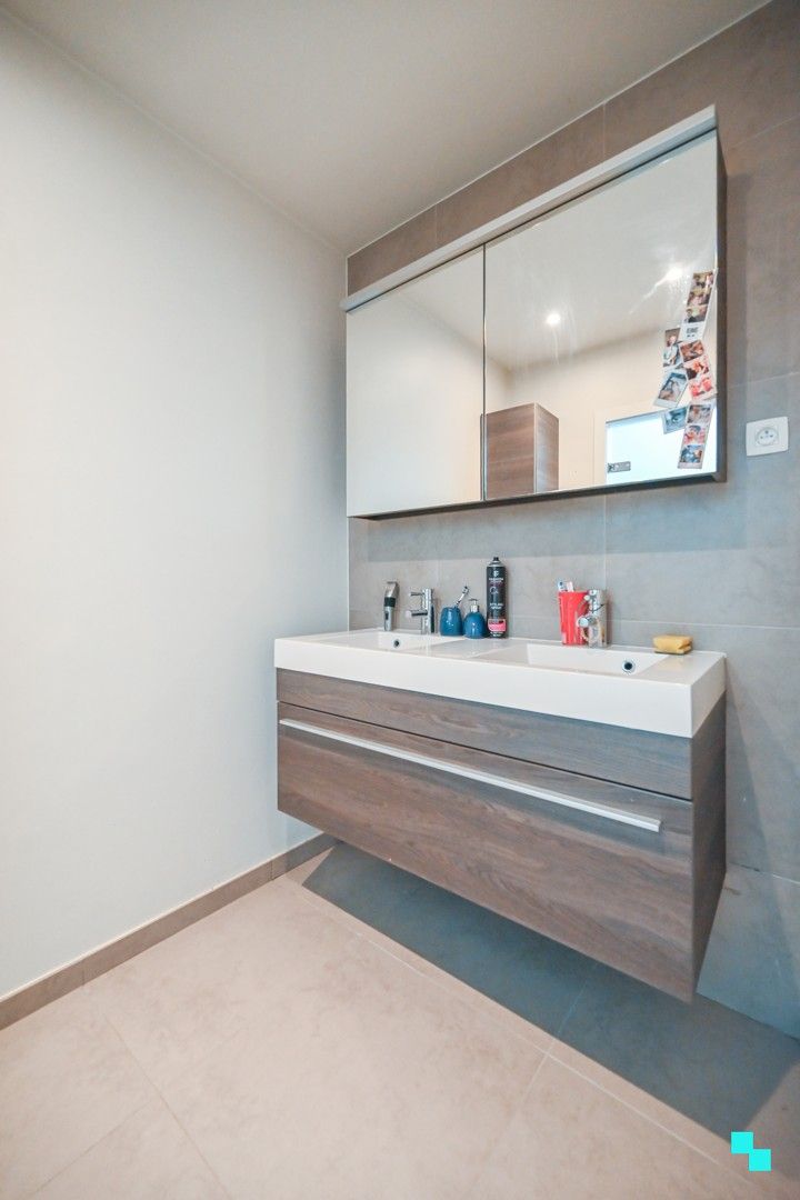 Verrassend ruim duplex appartement in Ooigem foto 19