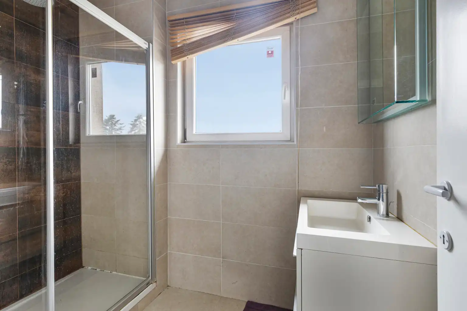 immo DAVID stelt voor: instapklare 3-gevelwoning foto 9