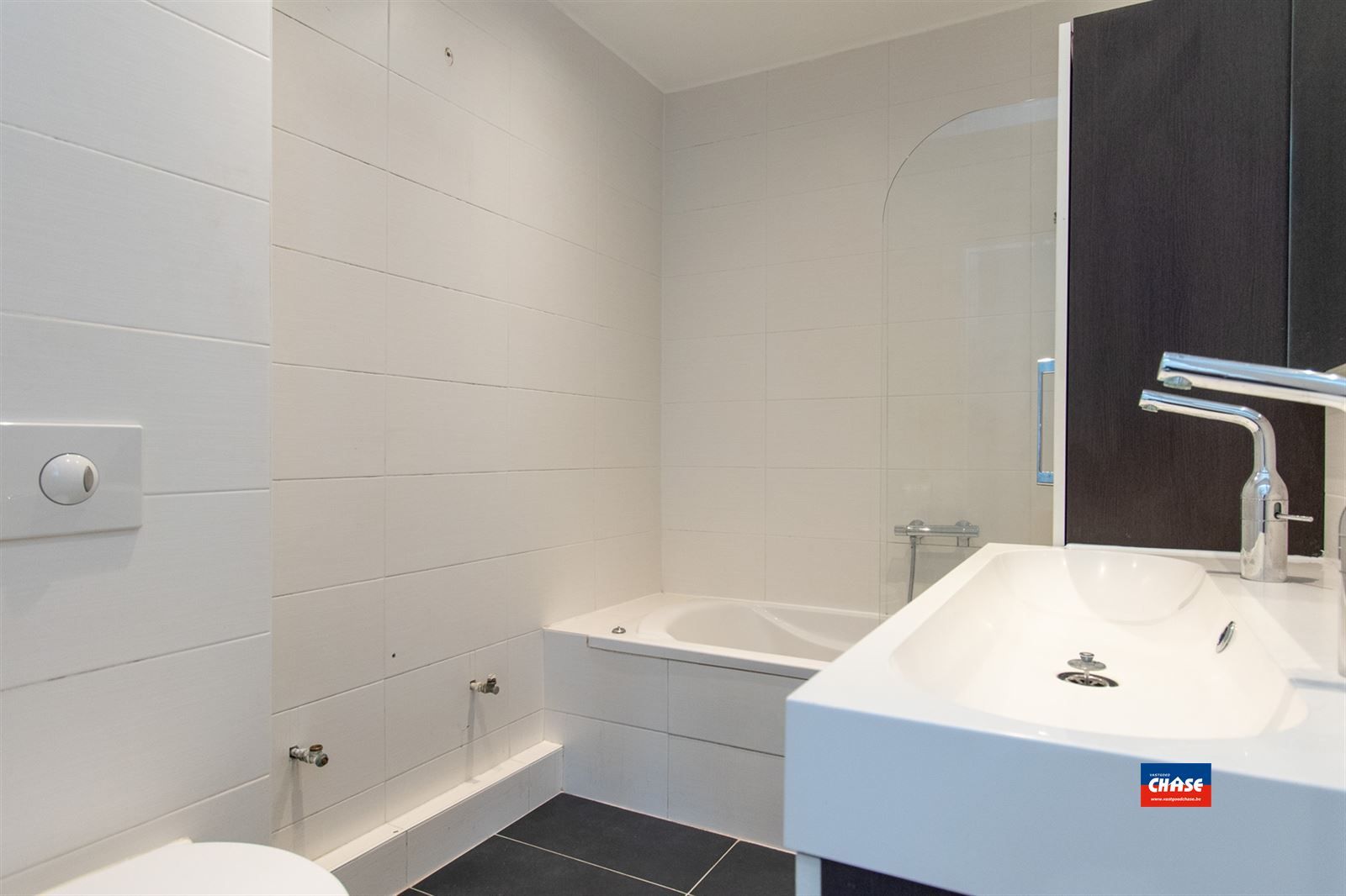 Ruim appartement met twee slaapkamers foto 9