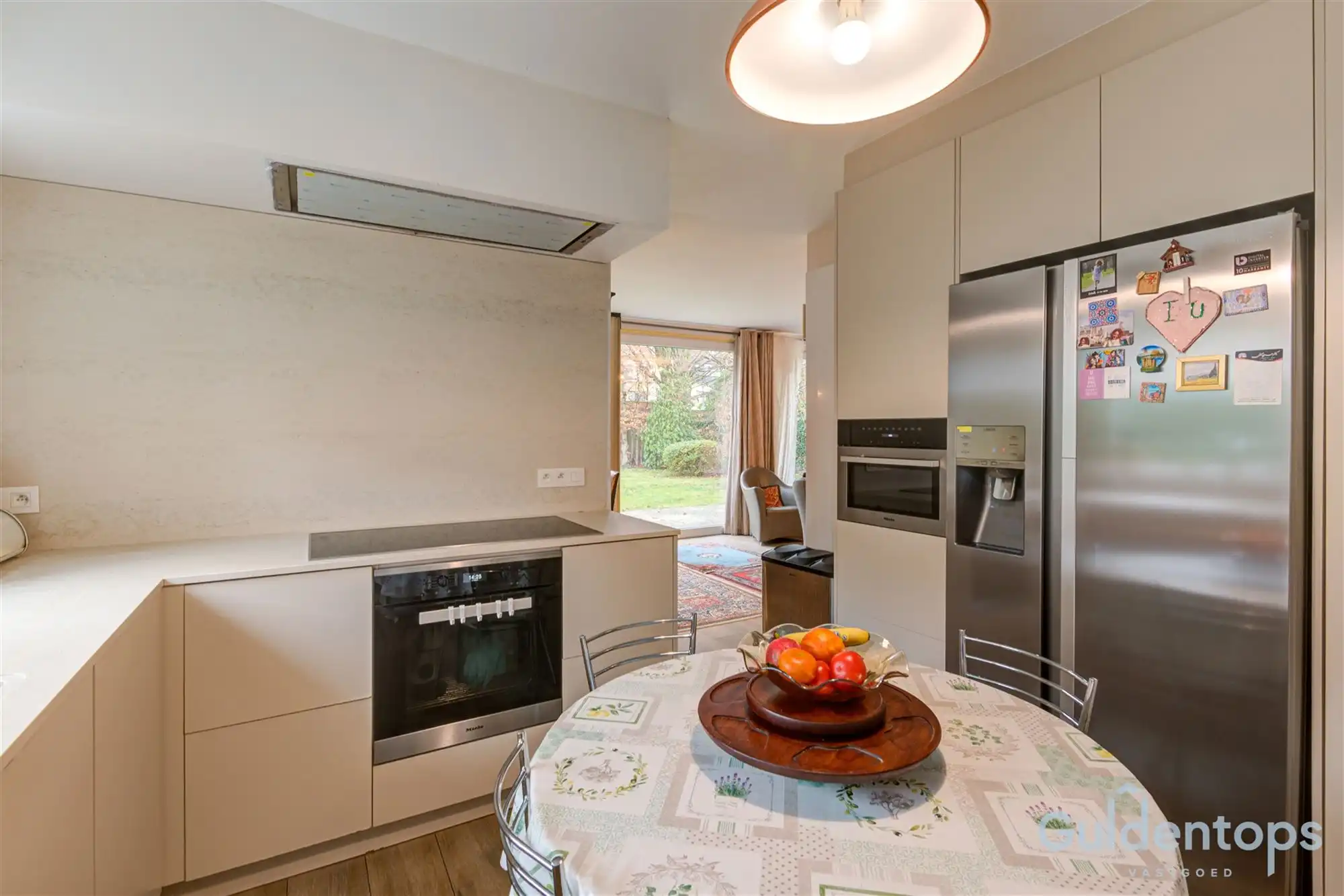 Knappe villa op exceptioneel perceel in gegeerde wijk foto 10