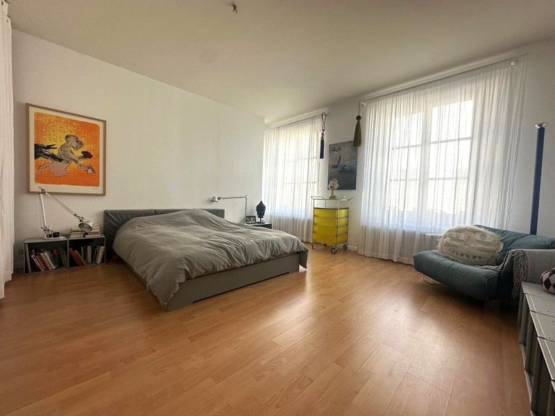 Zeer ruim appartement met terras en drie slaapkamers! foto 9