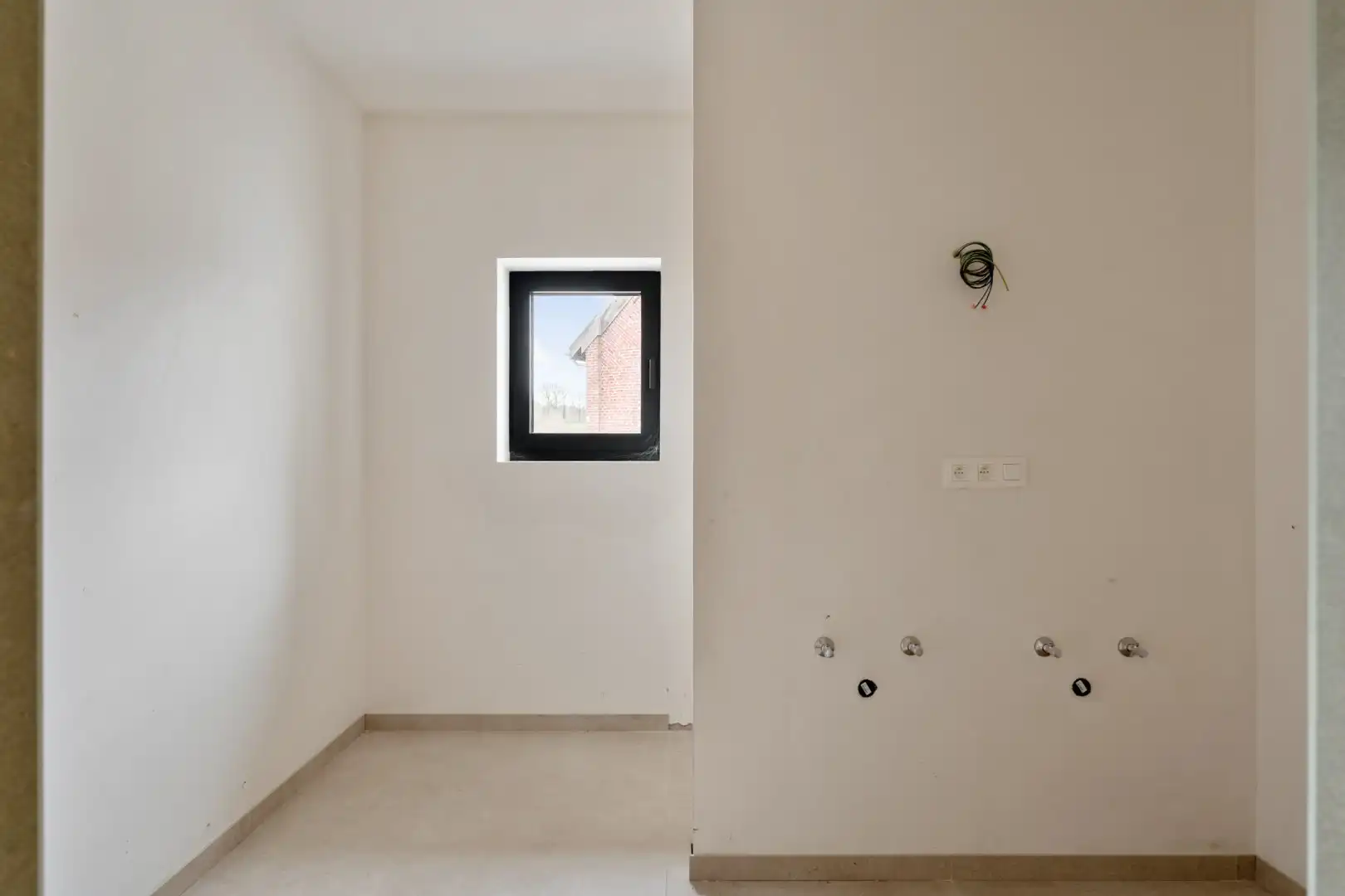 Exclusieve halfvrijstaande woning te koop na transformatie van bestaande hoeve naar 2 BEN-woningen!  foto 16