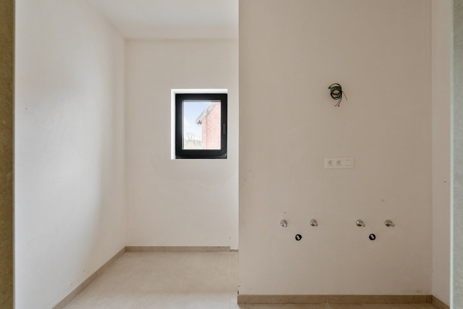 Exclusieve halfvrijstaande woning te koop na transformatie van bestaande hoeve naar 2 BEN-woningen!  foto 16