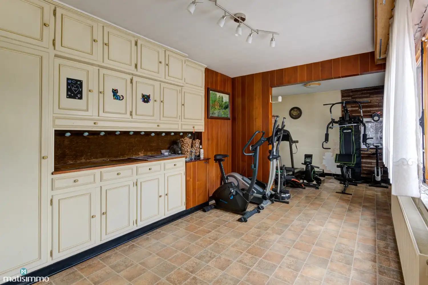 RUIME GEZINSWONING MET 3 SLAAPKAMERS EN EEN RIANTE TUIN OP EEN PERCEEL VAN 1.411 M² NABIJ HET CENTRUM VAN TONGEREN foto 9