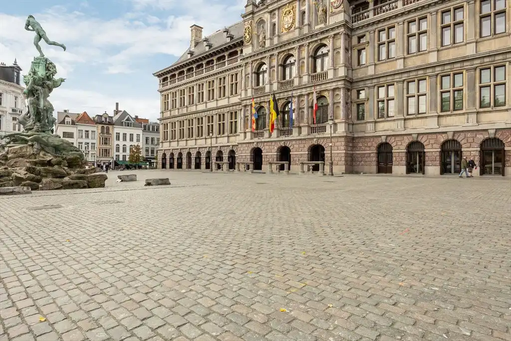  Uniek, karaktervol 16e eeuws gebouw in hartje centrum foto 30