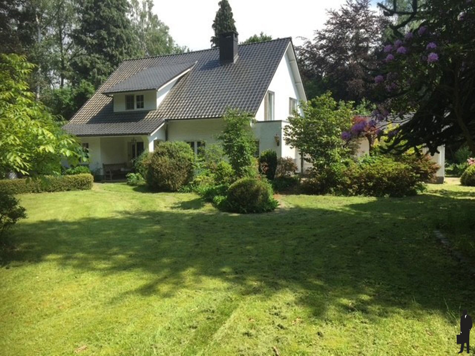 In Vriesdonk, op wandelafstand van de  openluchtschool Sint-Ludgardis gelegen, volledig te renoveren villa op ca. 1.800 m². foto 17
