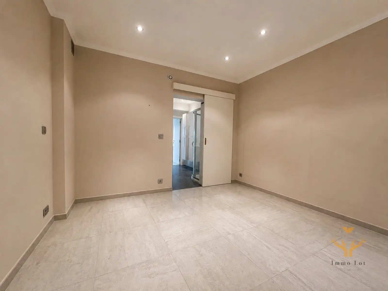 Luxueus, vernieuwd appartement met uniek zicht op Donkmeer foto 9