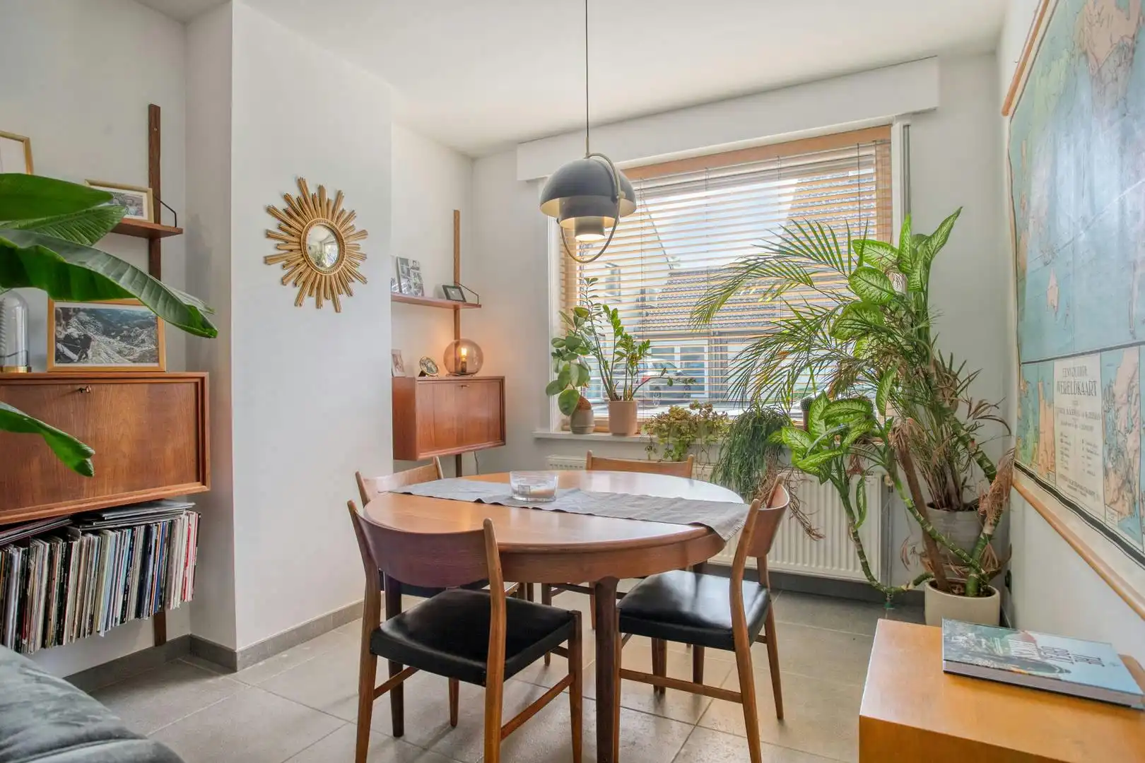 Instapklare woning met drie slaapkamers  te koop in Heule! foto 2
