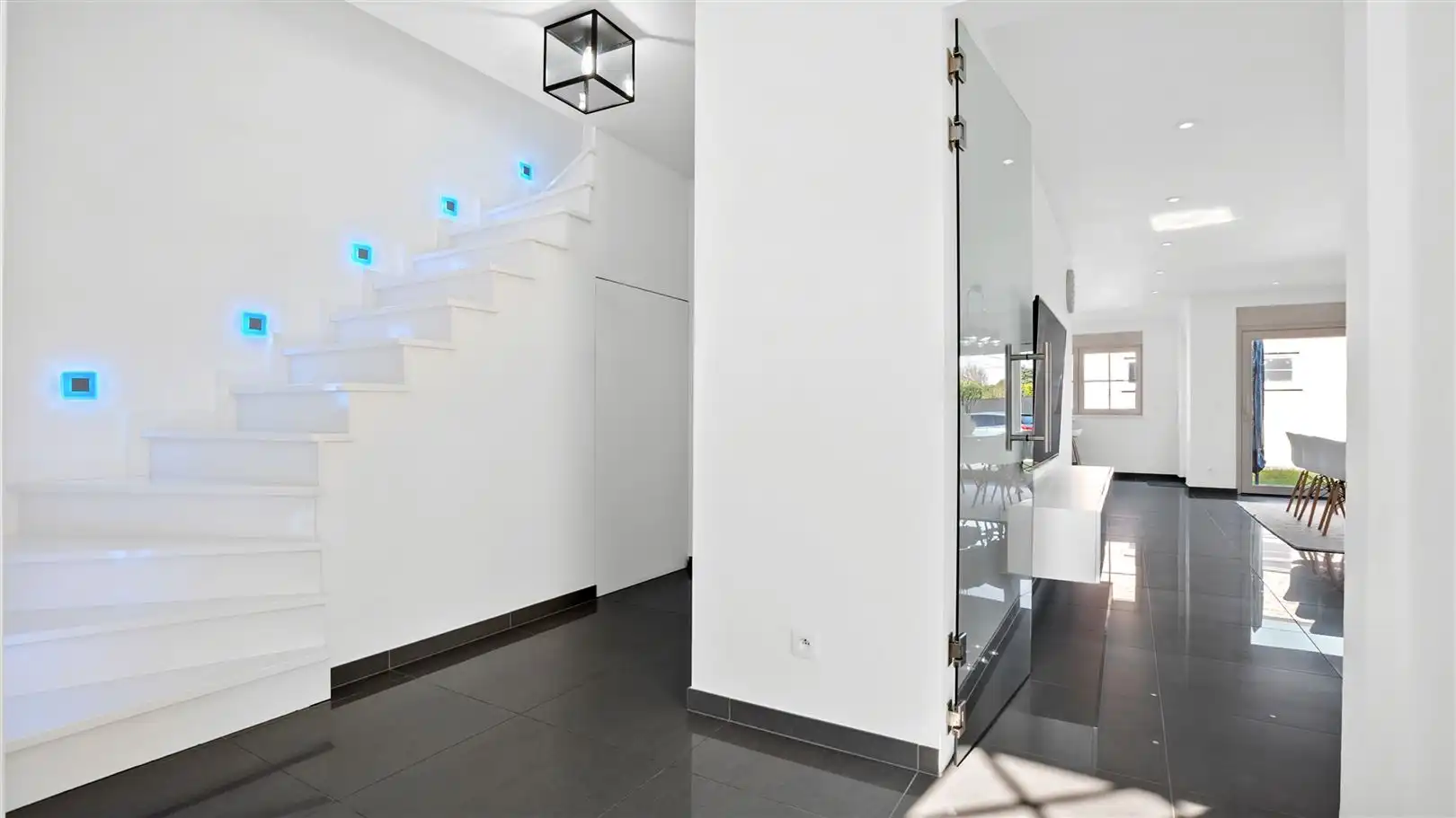 TE KOOP: Kwalitatief afgewerkte woning te Heusden-Zolder! foto 5