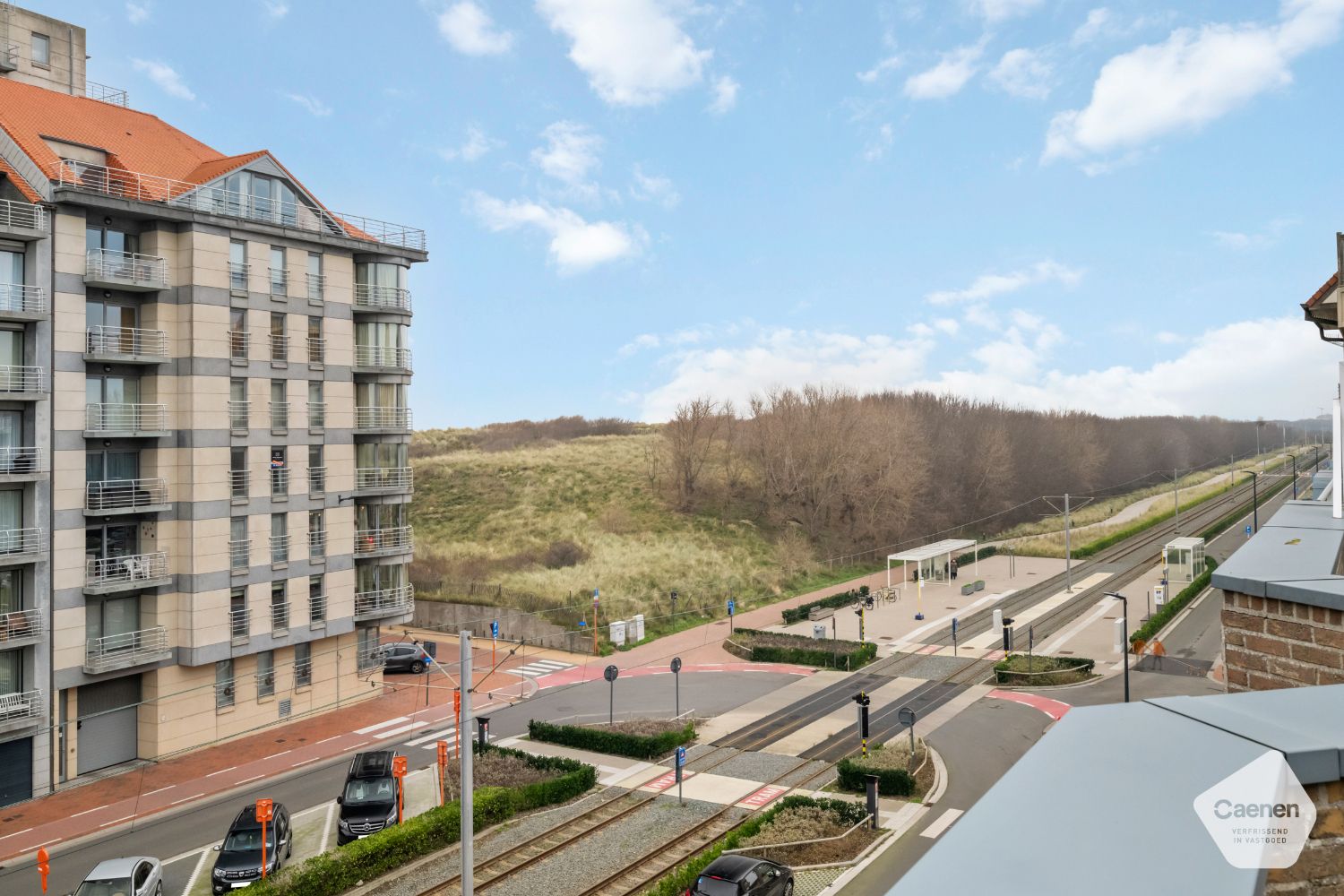 Eén slaapkamer appartement met twee ruime terrassen vlakbij het strand foto {{pictureIndex}}