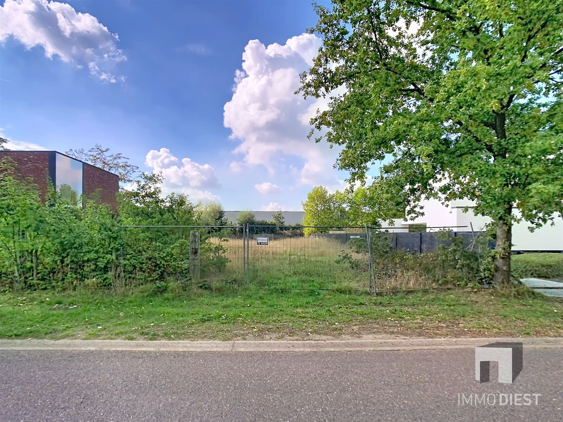Bouwgrond in het groen met perfecte oriëntatie foto 32