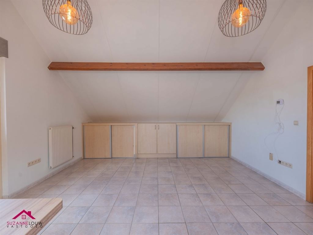 Gerenoveerde verrassend ruime vrijstaande woning foto 40