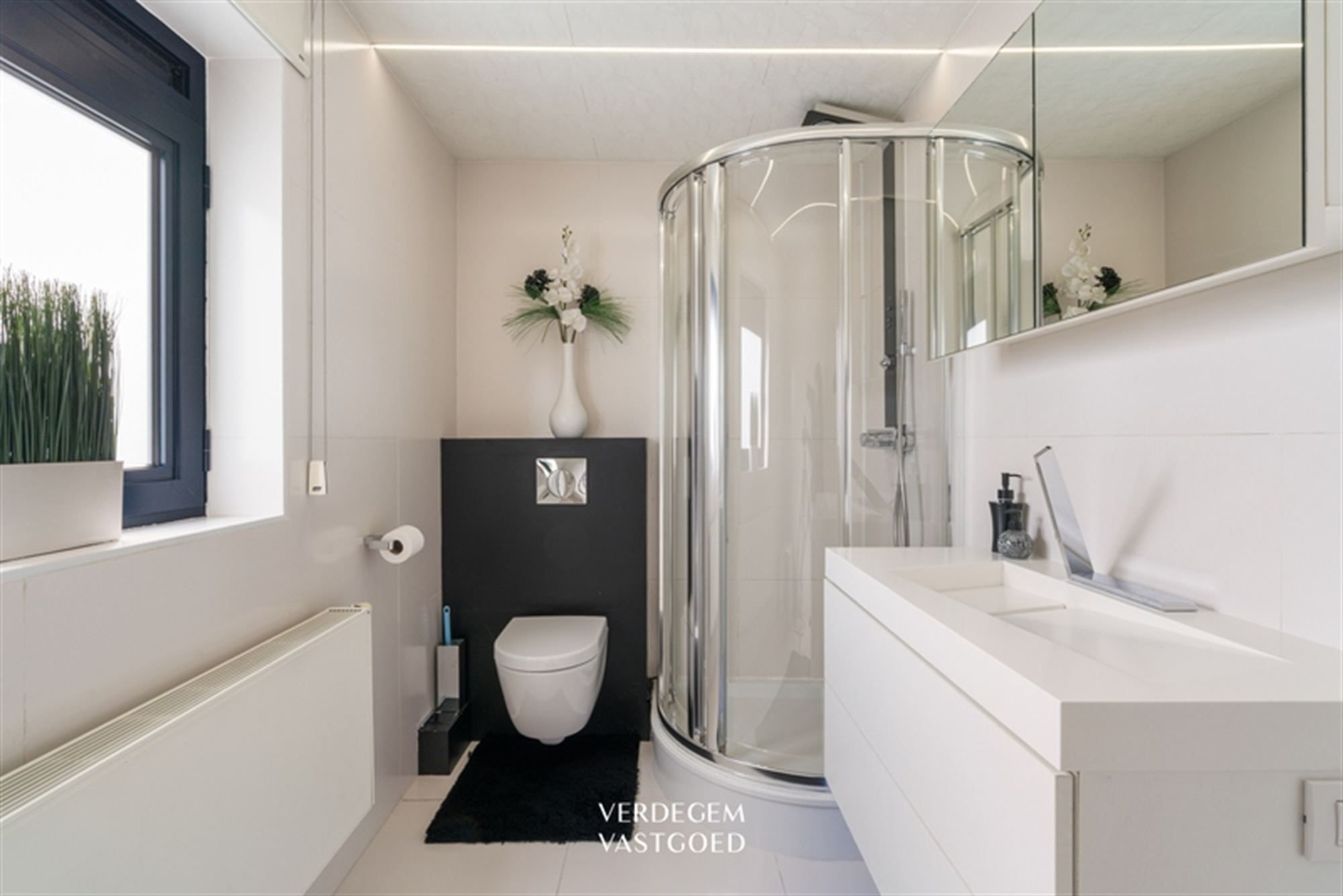 Knappe instapklare woning met 4 slaapkamers, grote tuin en EPC C foto 11