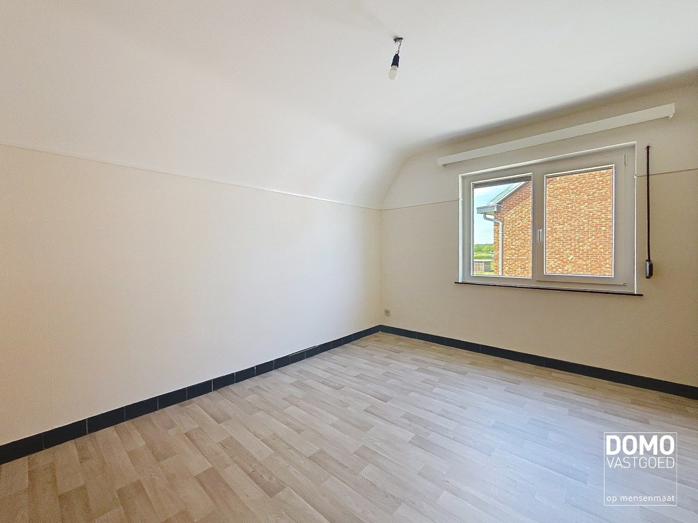 RUIME WONING MET TUIN, GARAGE & 3 SLAAPKAMERS RUSTIG GELEGEN LANGS HET KANAAL MET EPC C TE BERINGEN foto 14