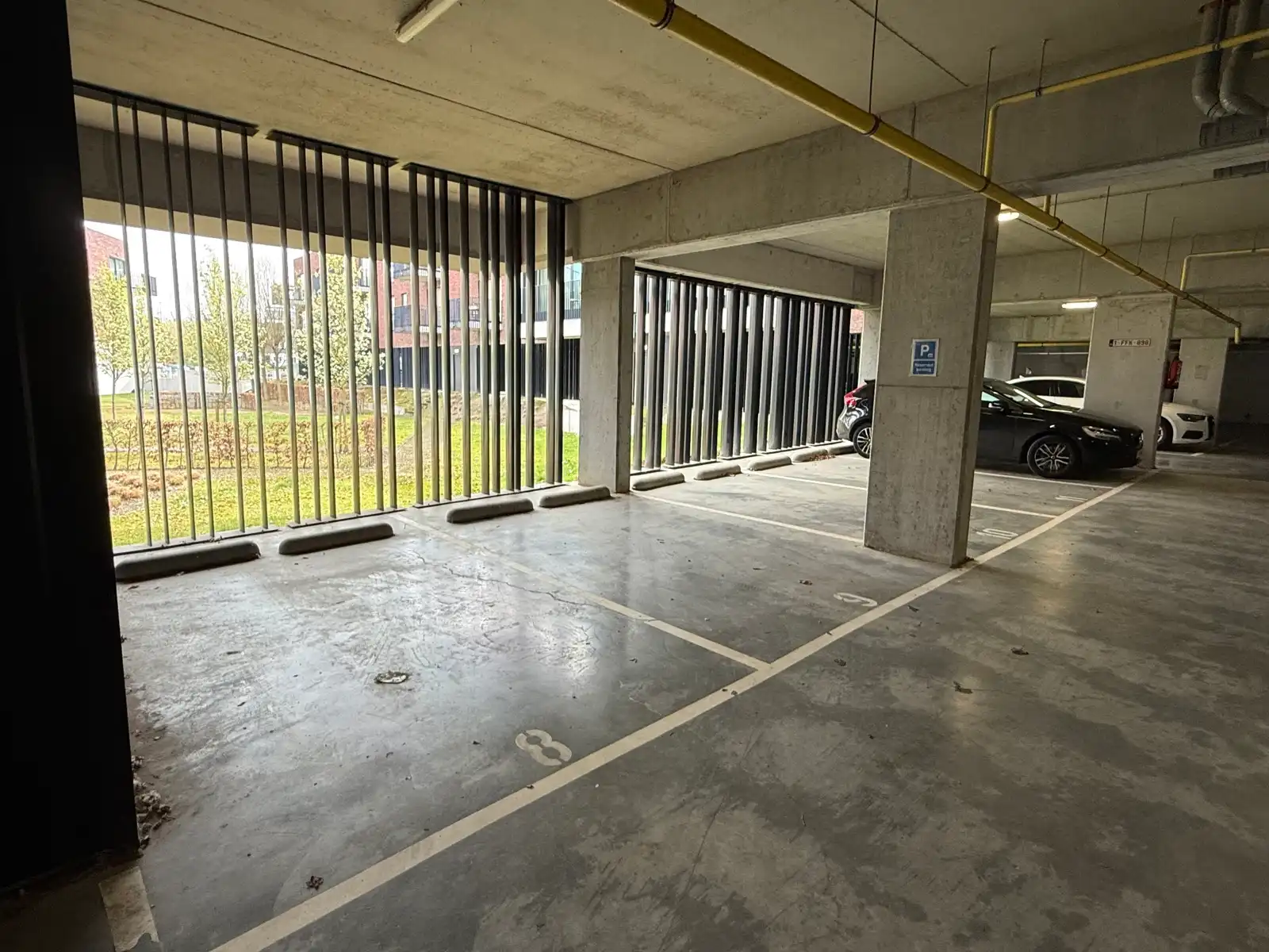 Instapklaar app. met terras, parking en berging foto 12