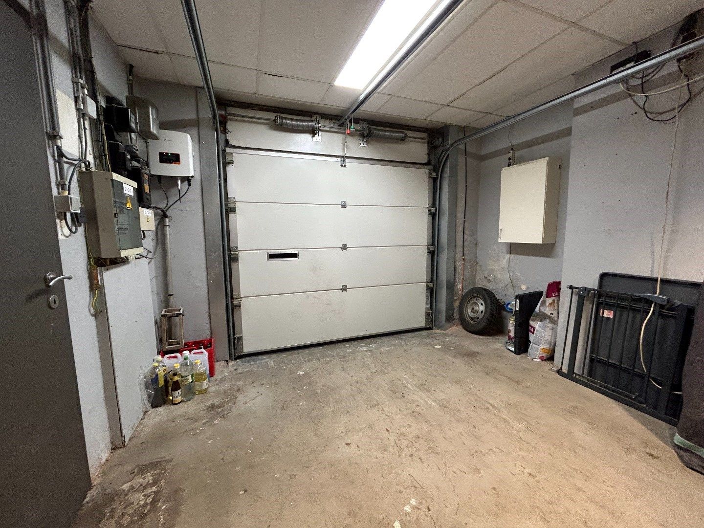 Instapklare rijwoning met veel bergruimte TE KOOP  in het bruisende Waregem. foto 23