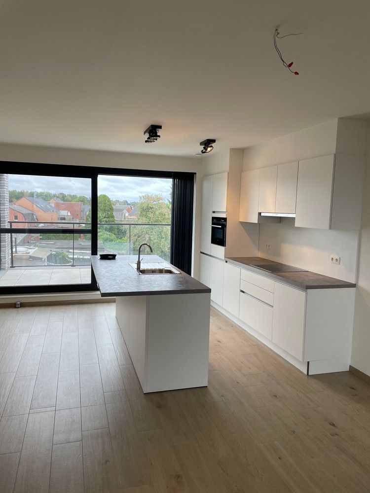 Mooi recent duplex appartement te huur met 3 slaapkamers. foto 8