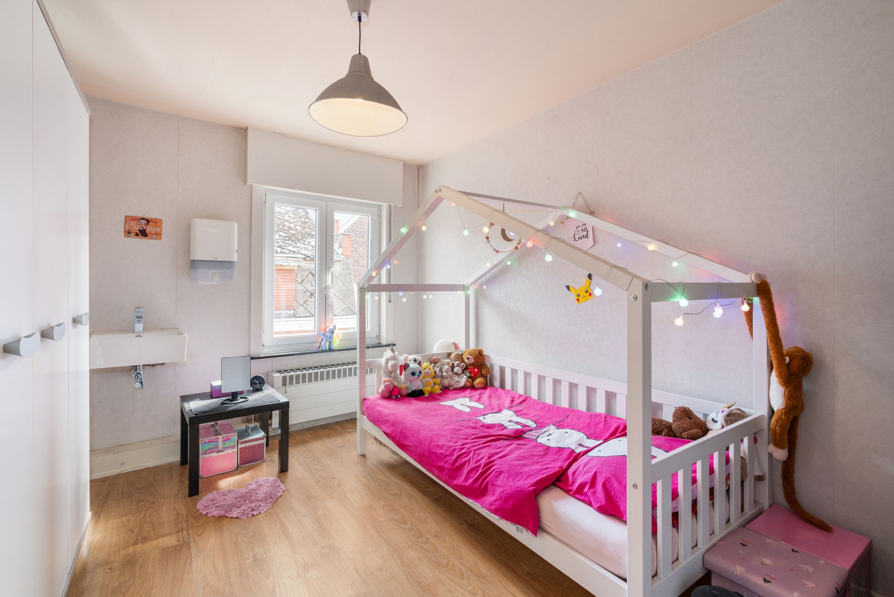 Instapklare halfopen bebouwing met 4 slaapkamers en tuin foto 10