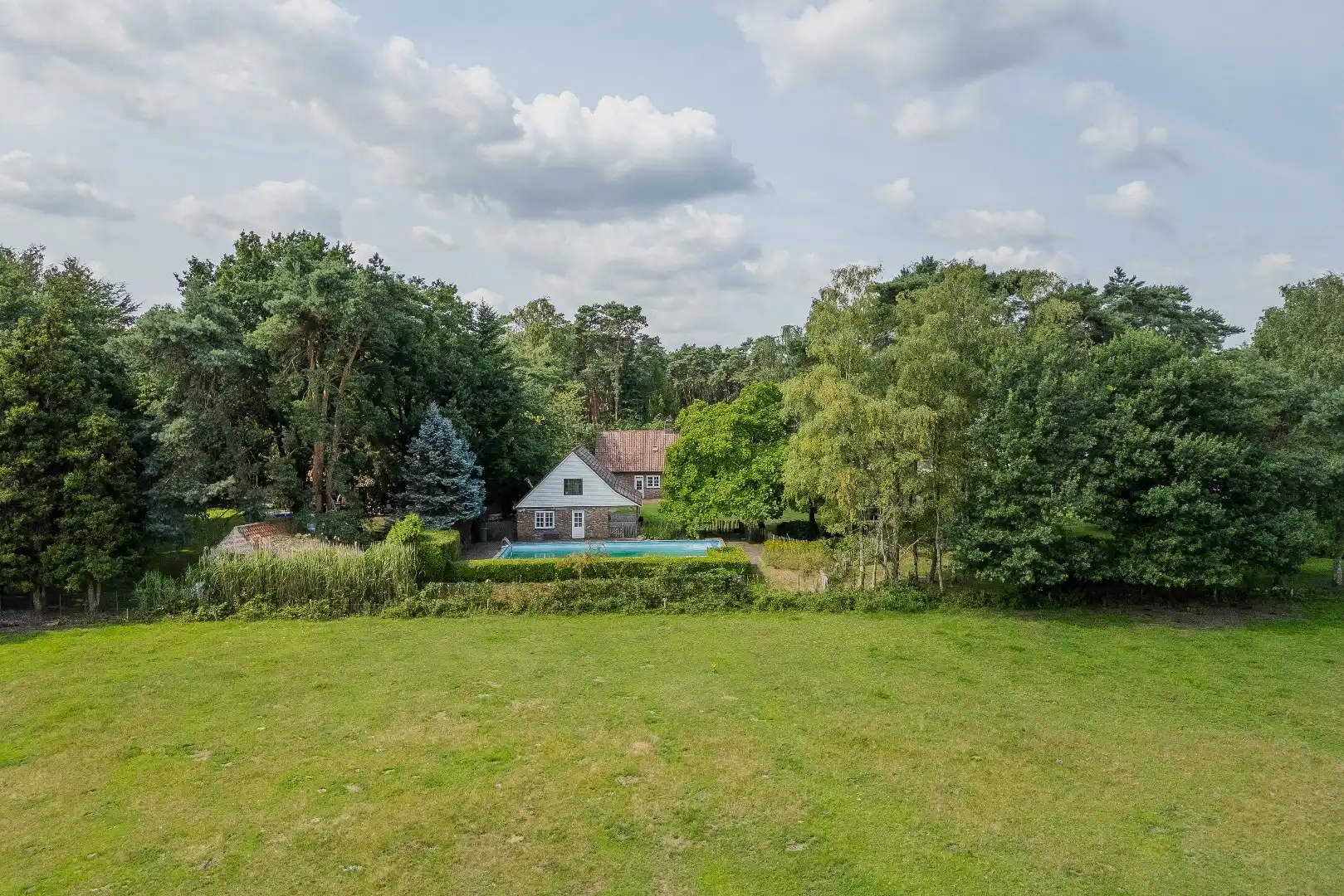 Villa met vergezicht en zwembad in Brasschaat foto 35