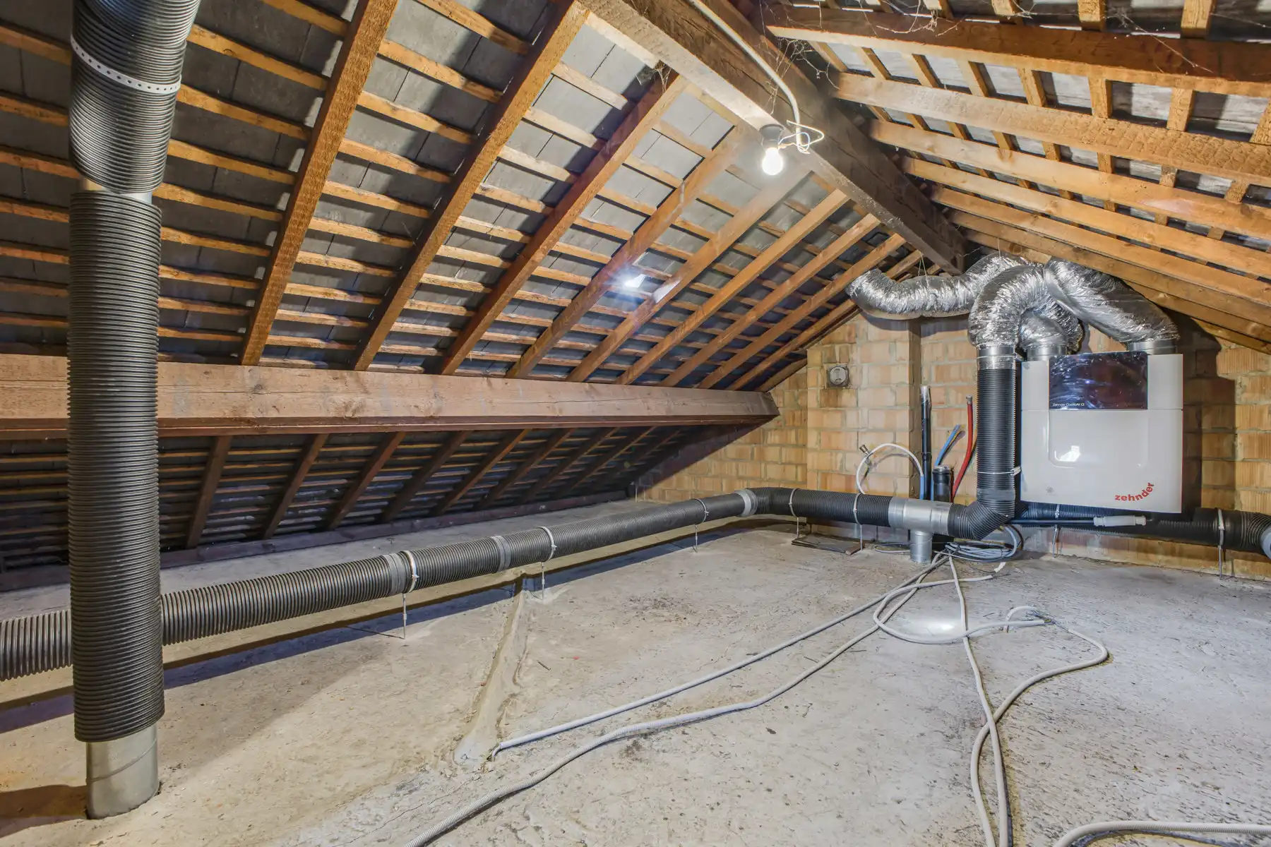 Goed gelegen woning met drie slaapkamers en garage foto 19