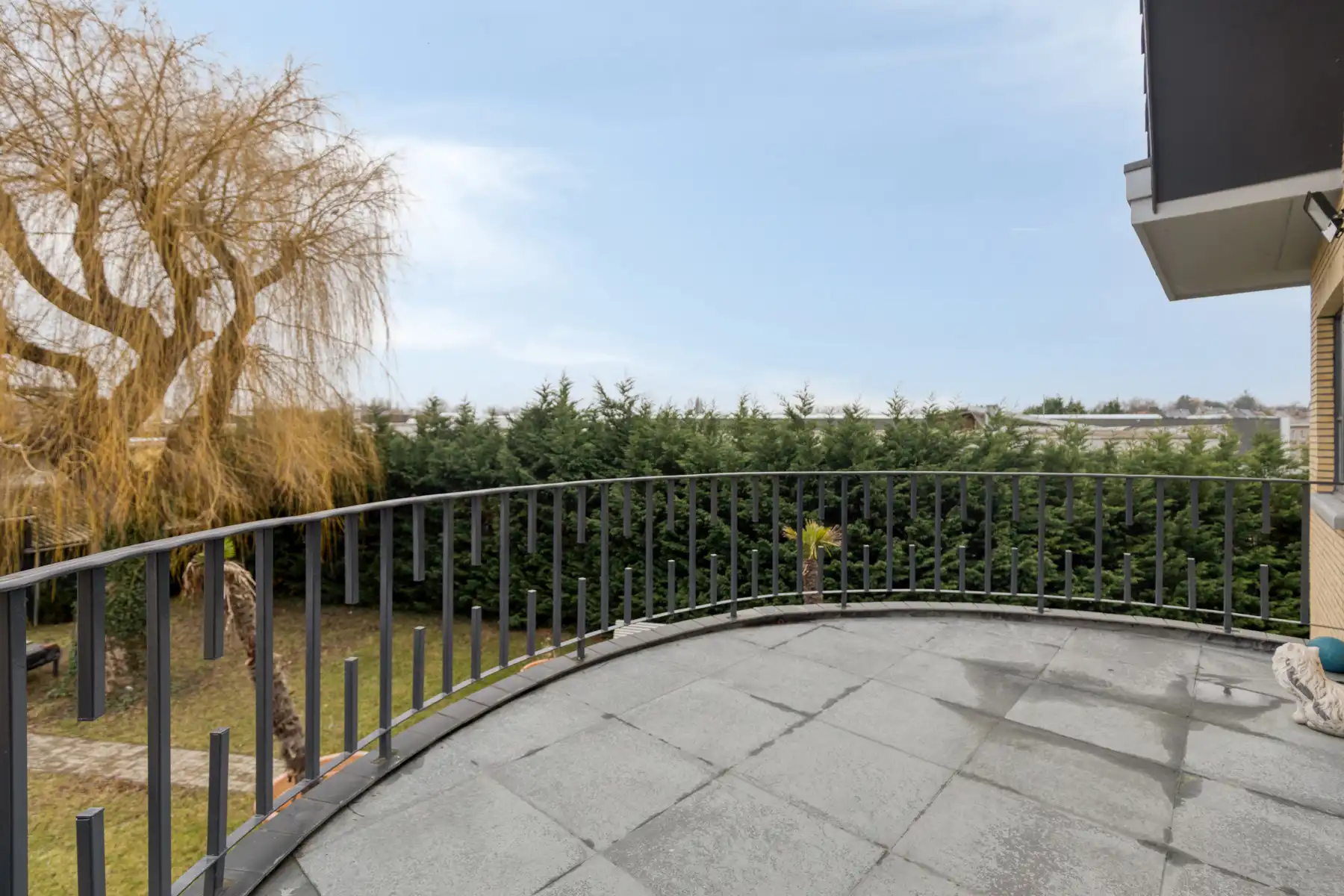 Gerenoveerde woning met 5 slaapkamers en tuin foto 25