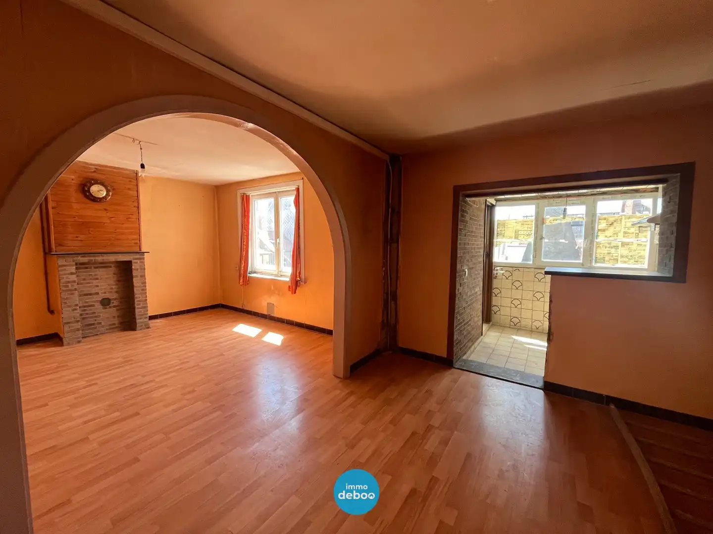 Opbrengsteigendom met groot pakhuis en 2 vergunde appartementen foto 3