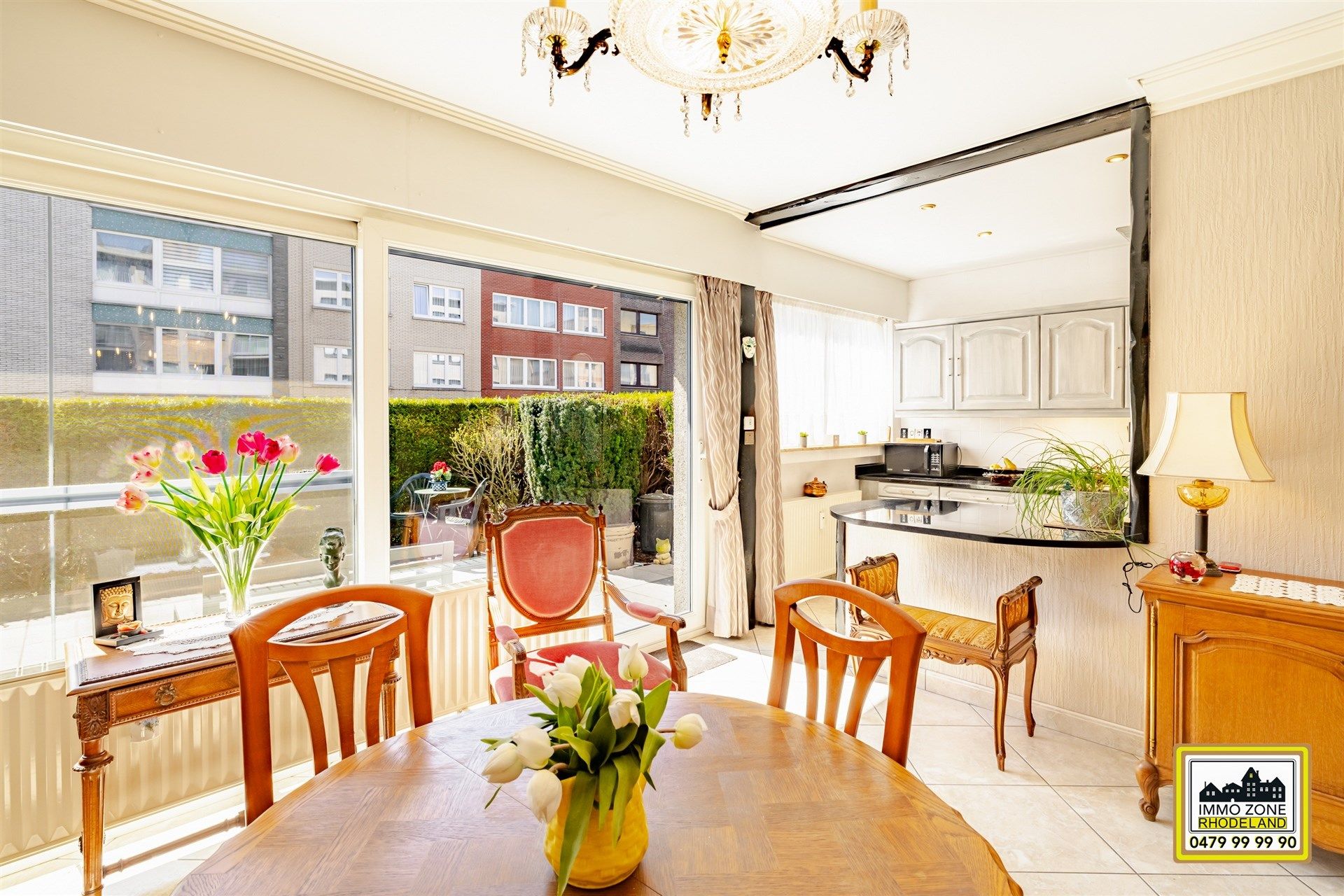 Ruim gelijkvloers appartement met terras en garage foto 9