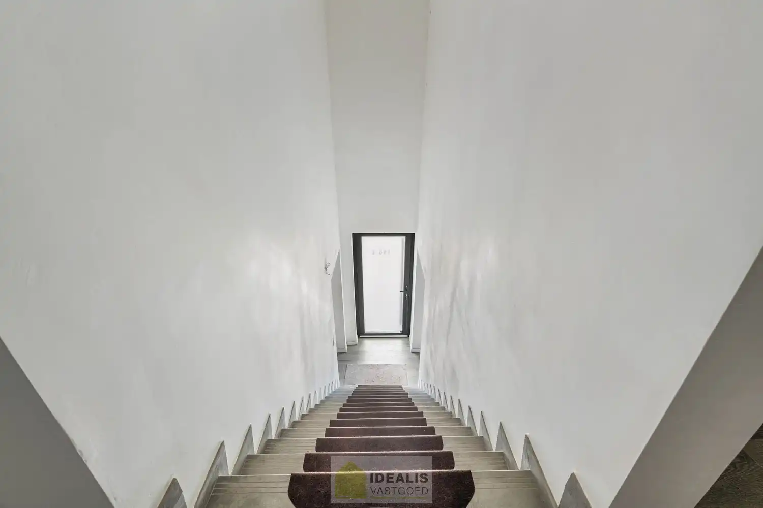 IDEALIS VASTGOED – AANGENAME INSTAPKLARE ÉÉNGEZINSWONING NABIJ HET CENTRUM VAN HEPPEN (LEOPOLDSBURG)! De woning omvat 141m² netto bewoonbare oppervlakte met een fijne leefruimte, 3 slaapkamers, eetkamer, dressing en badkamer!! Zeer geschikt voor kandidaten op zoek naar een instapklare woning met een vlotte bereikbaarheid van woonkernen als Heppen, Leopoldsburg, Beringen en Ham, tevens een vlotte verbinding naar autosnelweg E314! foto 12
