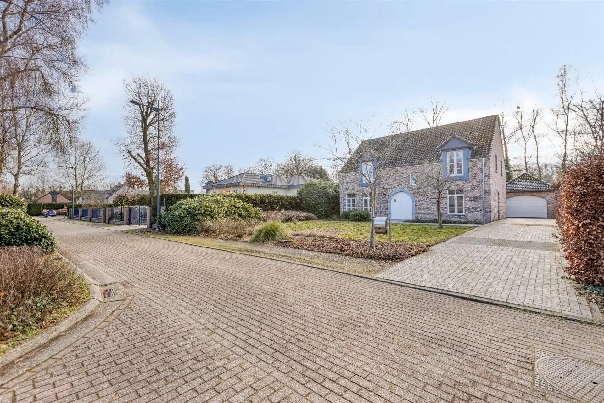 Instapklare woning op 10a in rustige en gegeerde ligging te Maasmechelen! foto 2