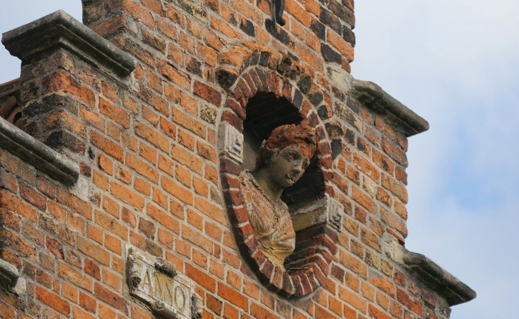 Karaktervol burgershuis gelegen aan de St-Jakobskerk in de historische stadskern  foto 19