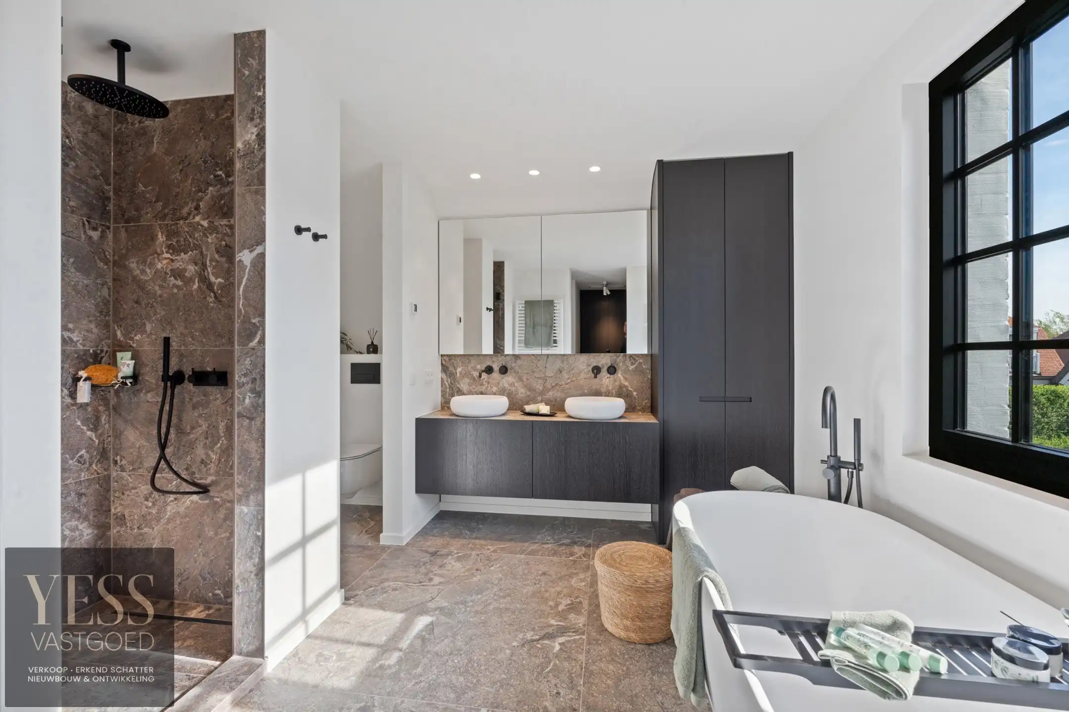 Buitengewoon, gerenoveerde villa op toplocatie in het zoute  foto 16