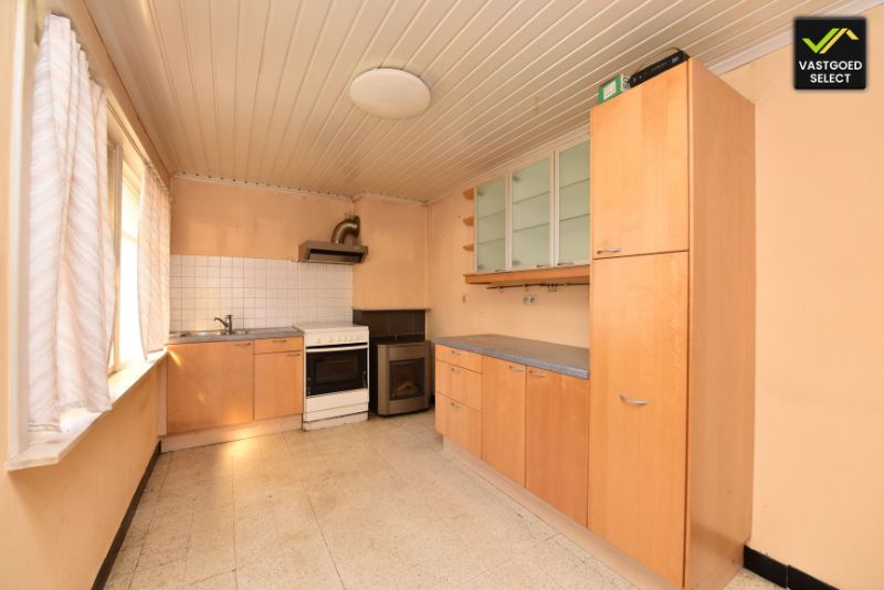 Vastgoed Select: Woning met mogelijkheden in het centrum van Sint-Laureins – 3 slaapkamers, garage en gelegen aan het Leopoldkanaal. foto 3