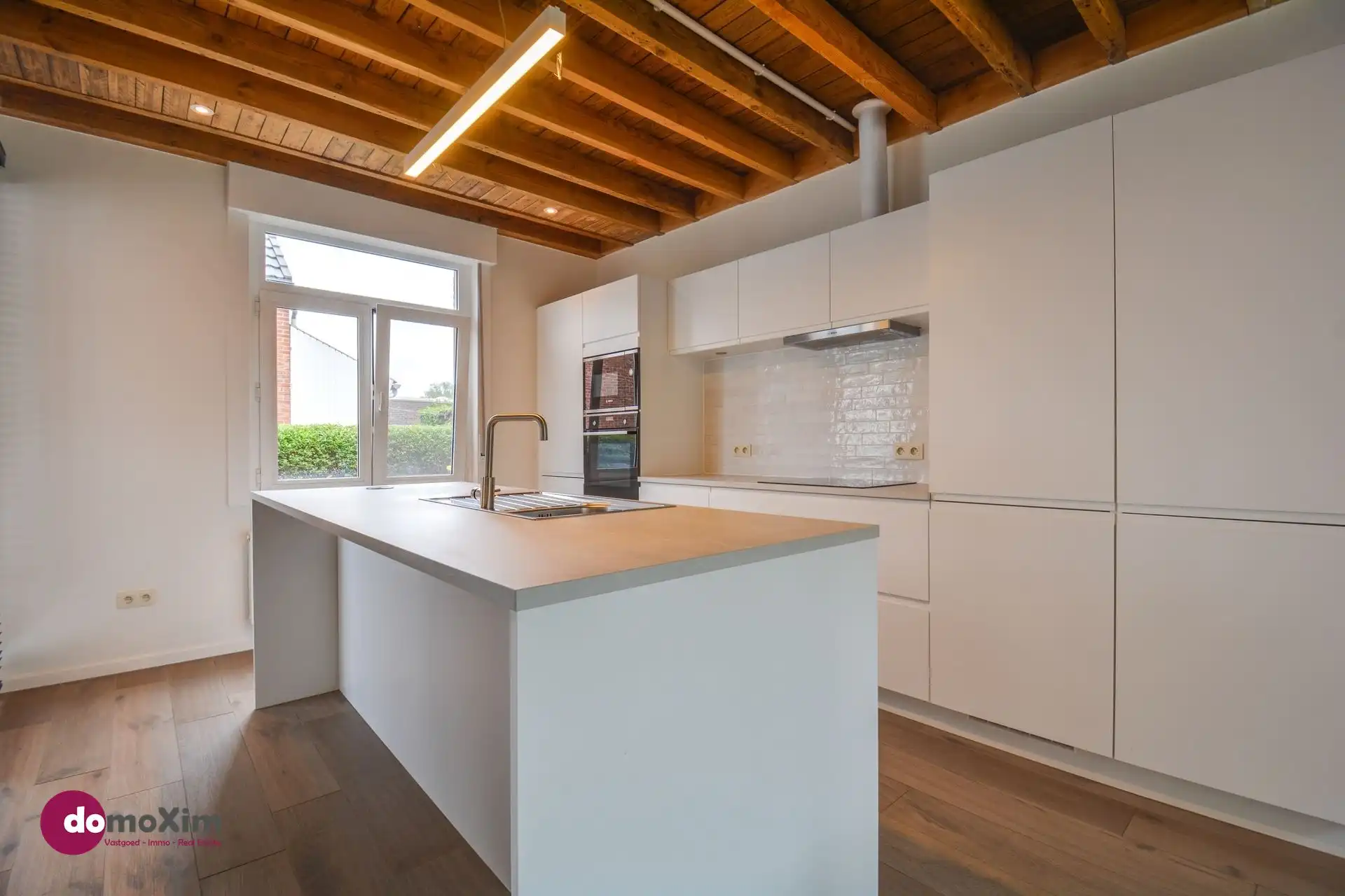 Volledig gerenoveerde woning met zonnige tuin nabij het centrum van Schiplaken foto 8