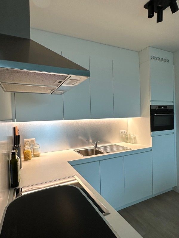 Hippe stadsmus(sen) gezocht voor 1 slaapkamer app. op 13° V met staanplaats en kelderberging foto 14