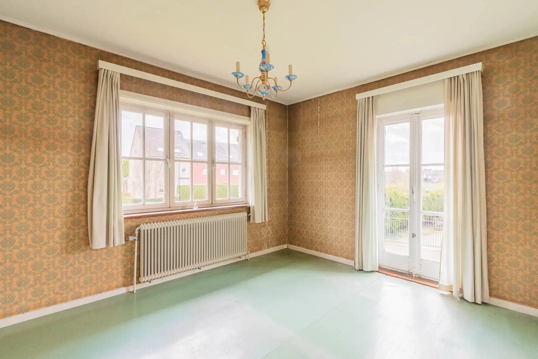 Karaktervolle open bebouwing op een prachtig groen perceel foto 21