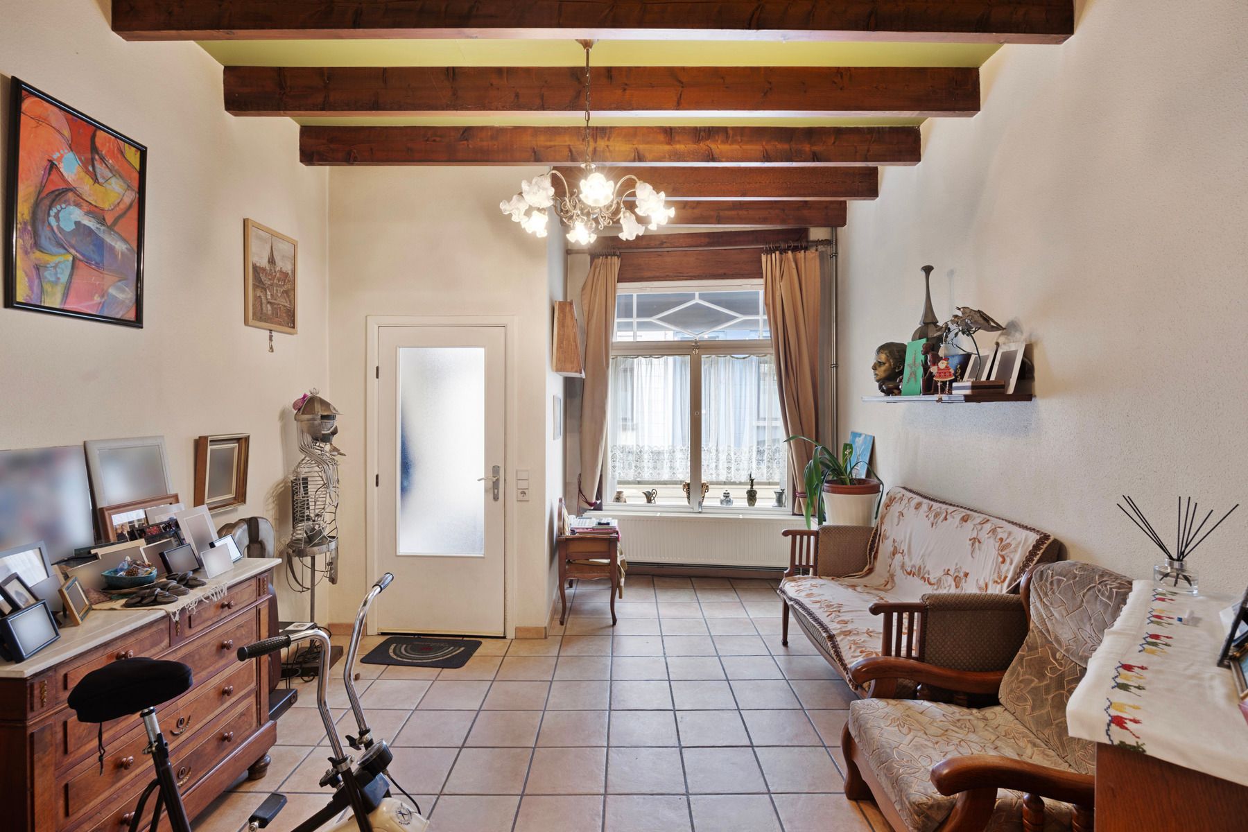 Gezinswoning met 2 slaapkamers, kelder en veranda in Jette foto 3