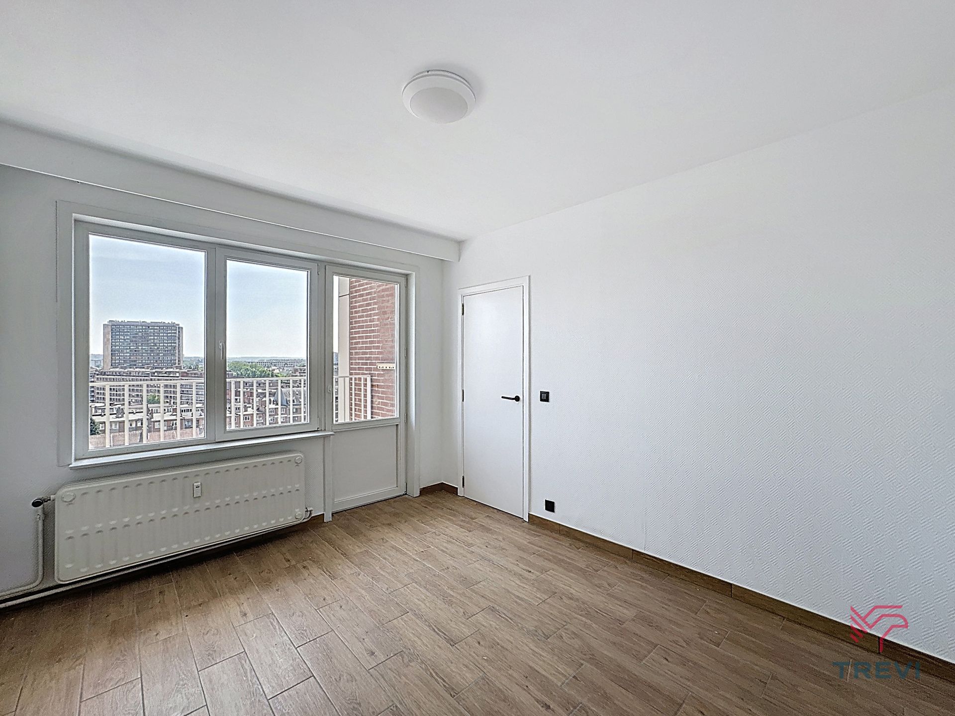Ruim appartement met 1 slaapkamer + kantoor foto 6