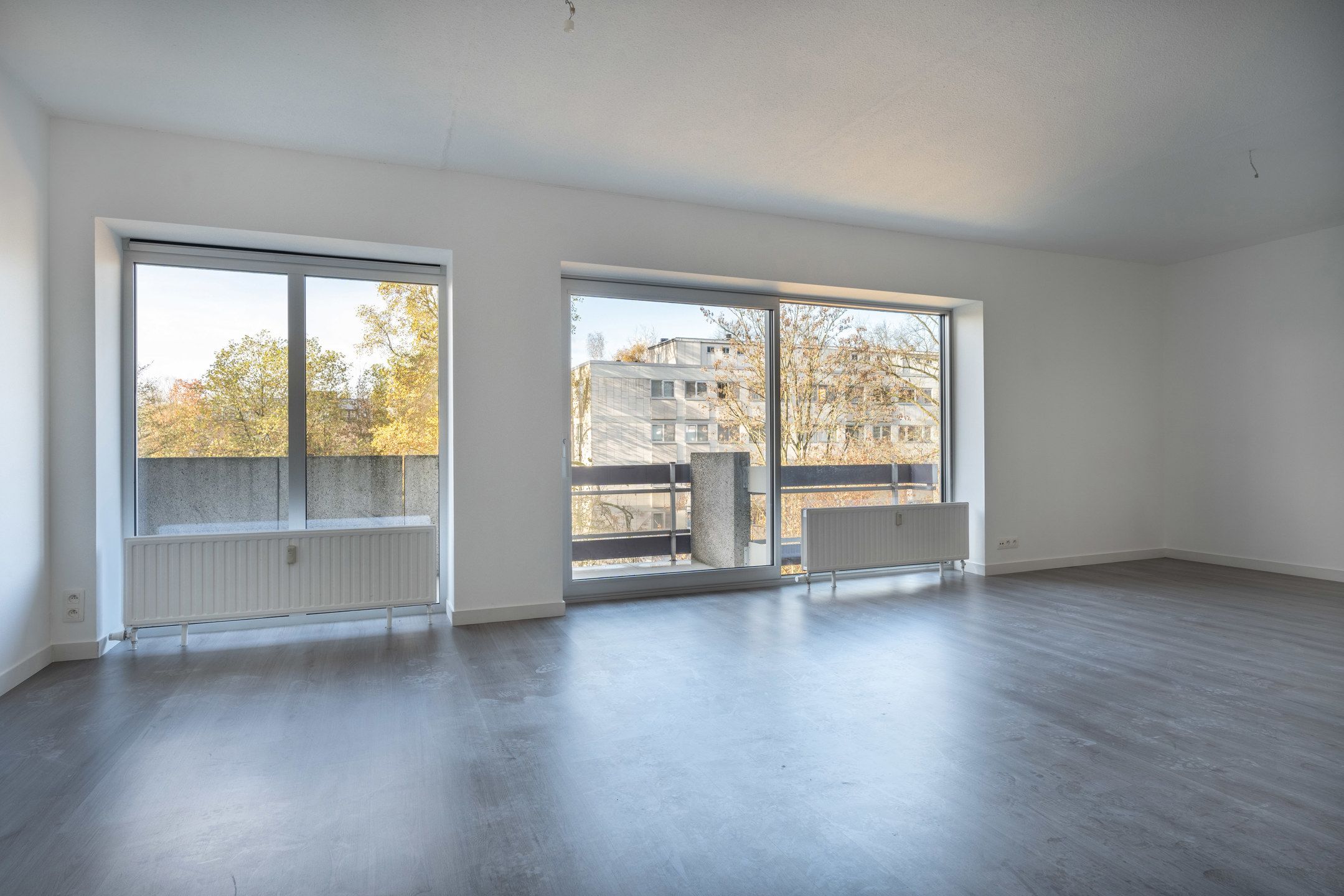 Gerenoveerd appartement met 2 slaapkamers in privépark foto 5