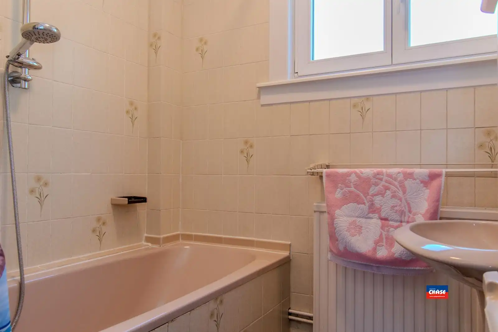 Gezinswoning met 3 slpks, zolder en tuin  foto 17