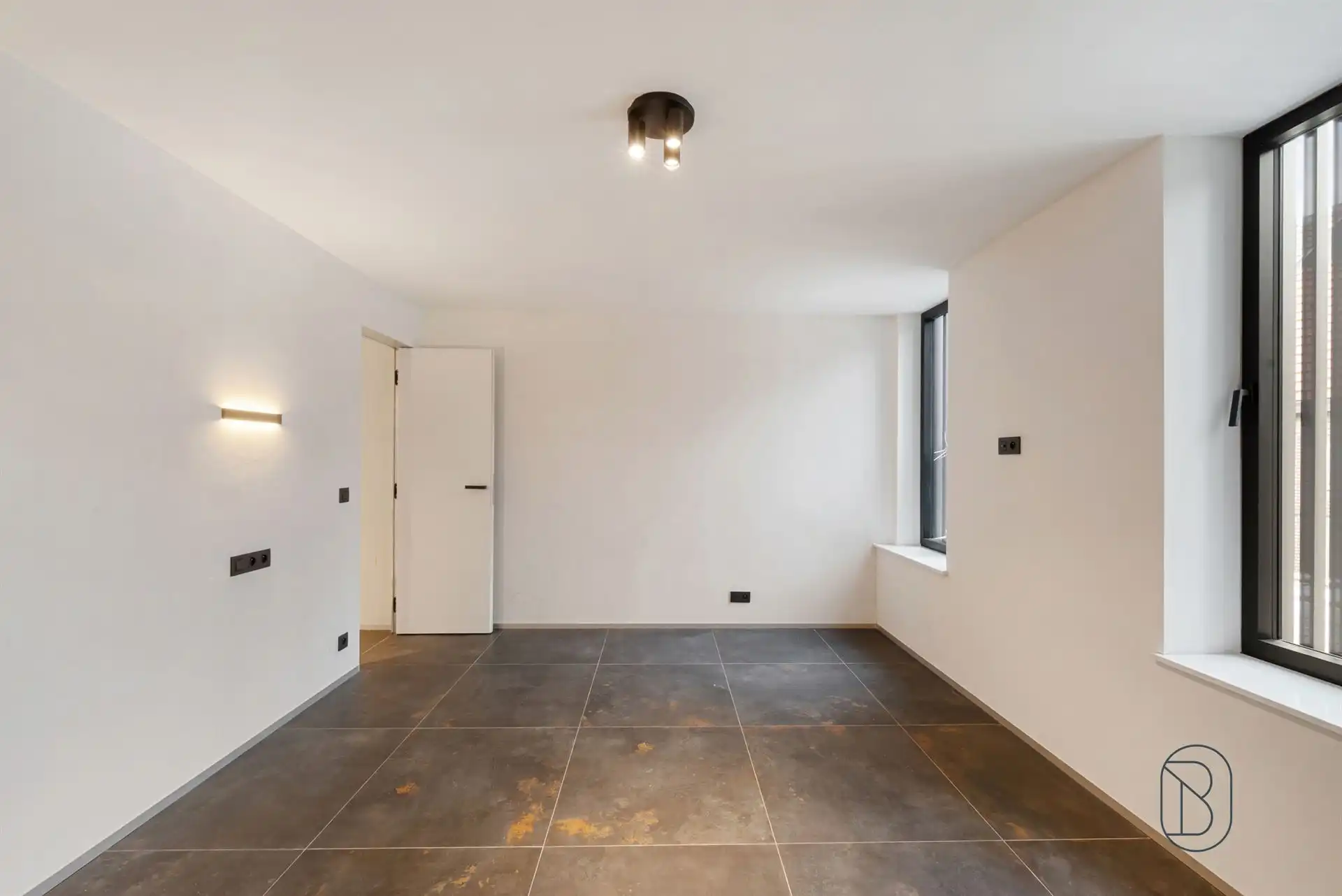 Topgelegen stijlvolle kwalitatieve nieuwbouw met zwembad. foto 20
