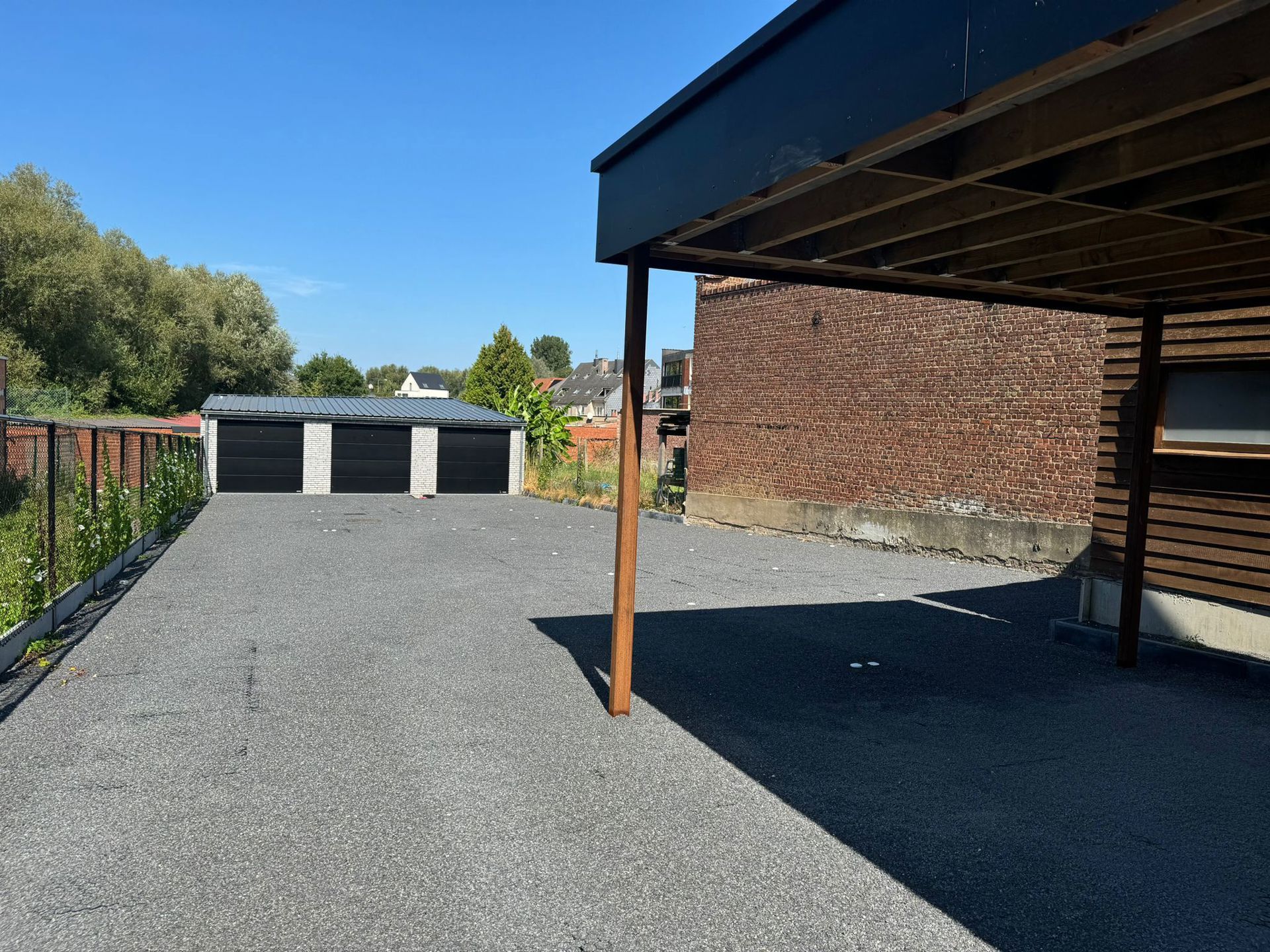 Gelijkvloers appartement met twee slaapkamers en tuin  foto 3