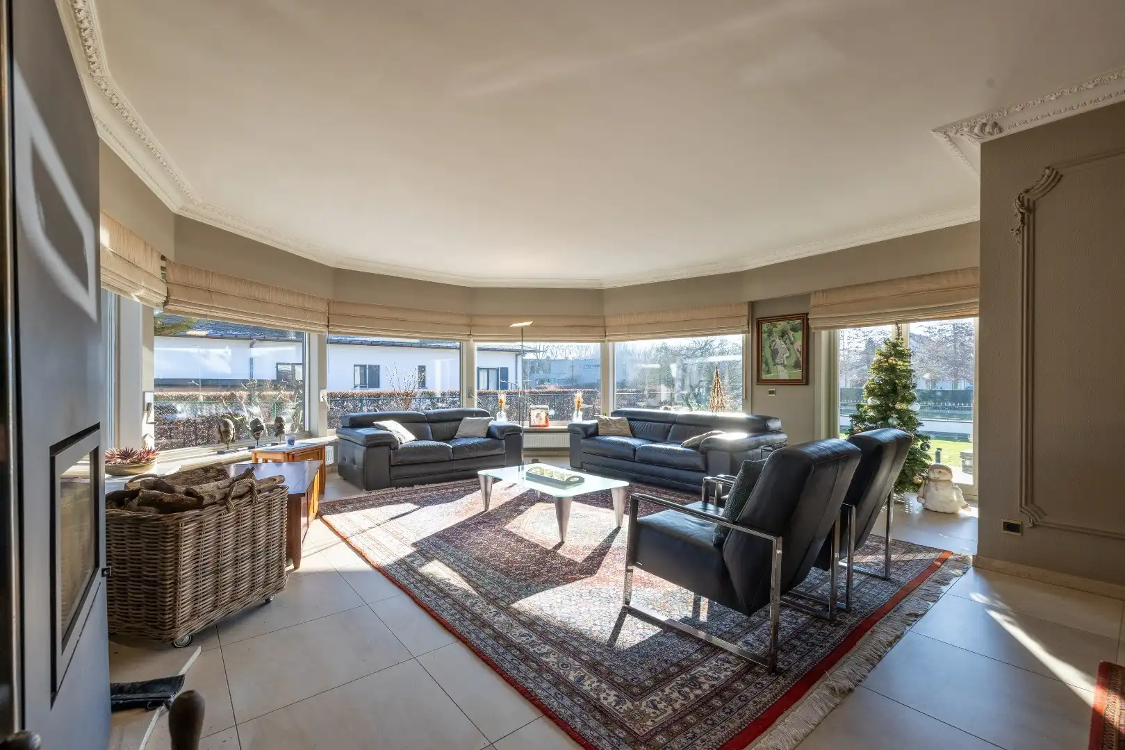 Prachtige villa met binnenzwembad op een toplocatie  foto 7