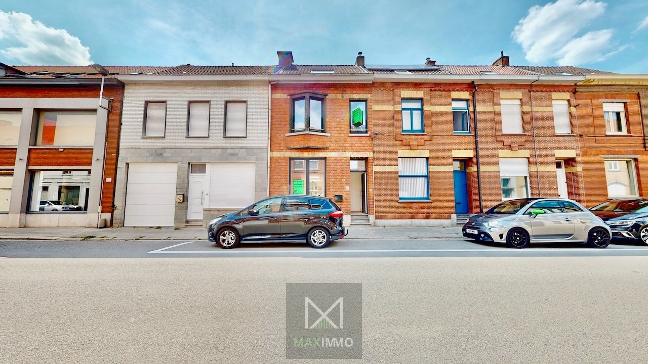 🏡 Instapklare & volledig gerenoveerde woning met 4 slaapkamers en zonnige tuin te koop in Lauwe – EPC B foto {{pictureIndex}}